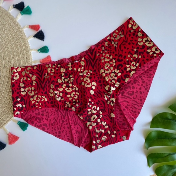 Victoria's Secret No Show Shine Hiphugger Panty Red Mixed Animal Print NEW - Picture 4 of 7
